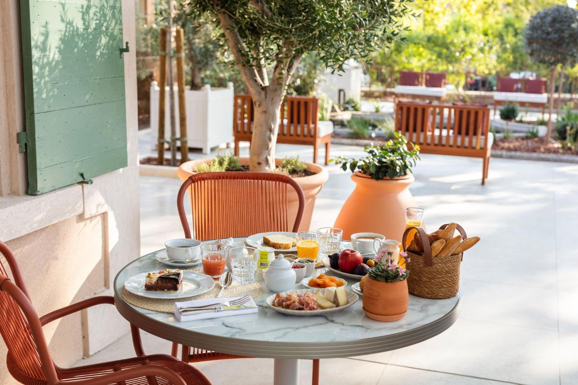 Hotel Et Restaurant La Bastide Bourrelly - Mathias Dandine Кабріє Екстер'єр фото